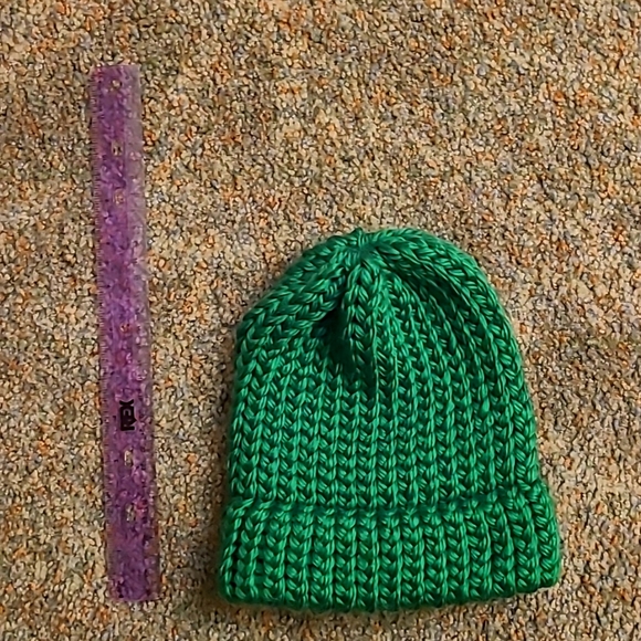 Handmade Green Beanie - Picture 1 of 3